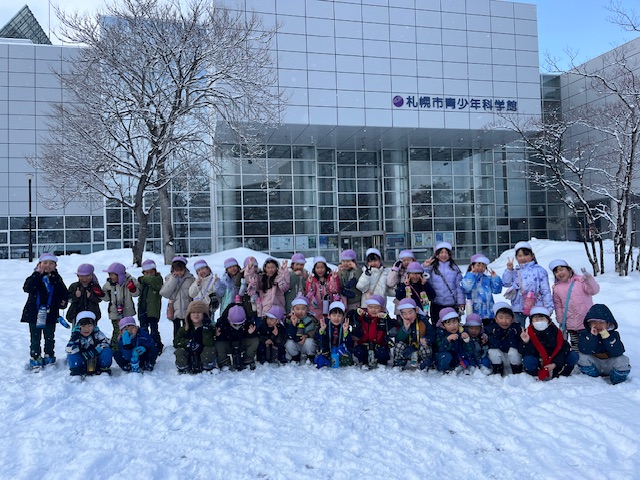 こすもす組　地下鉄で青少年科学館へ